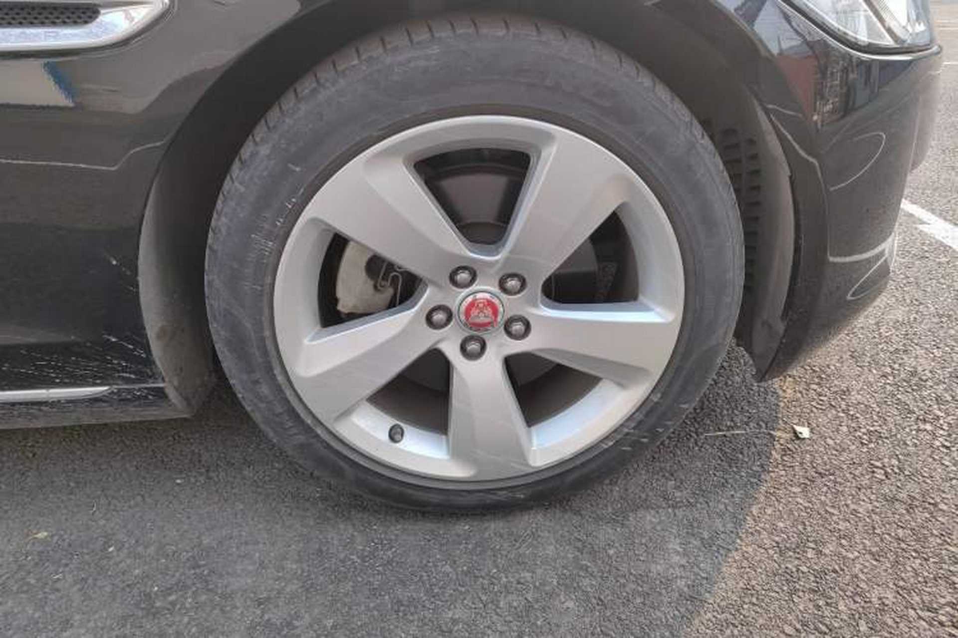 Used Jaguar XFL 2019 XFL 2.0T 200 PS Two-Wheel-Drive Elite Edition Right Front Wheel Hub