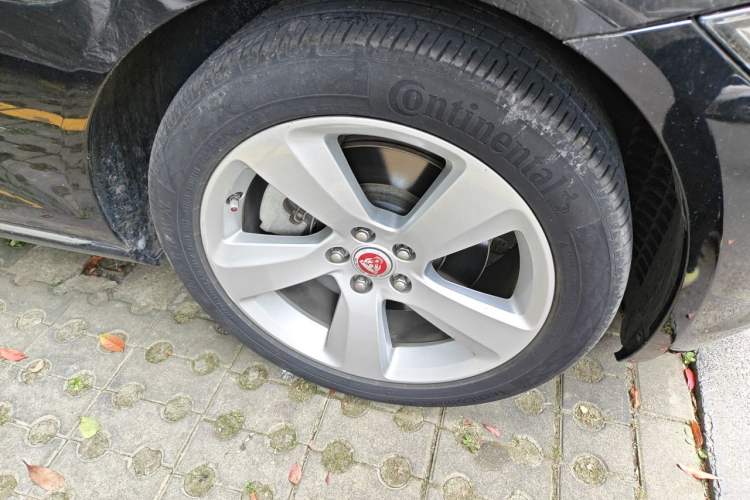 Used Jaguar XFL 2019 XFL 2.0T 200 PS Two-Wheel-Drive Elite Edition Right Front Wheel Hub
