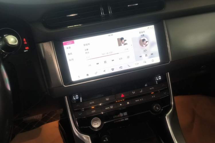 Used Jaguar XFL 2019 XFL 2.0T 250 PS Two-Wheel-Drive Luxury Edition Audio And AC Panel