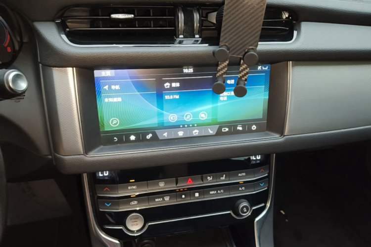 Used Jaguar XFL 2019 XFL 2.0T 200 PS Two-Wheel-Drive Elite Edition Audio And AC Panel