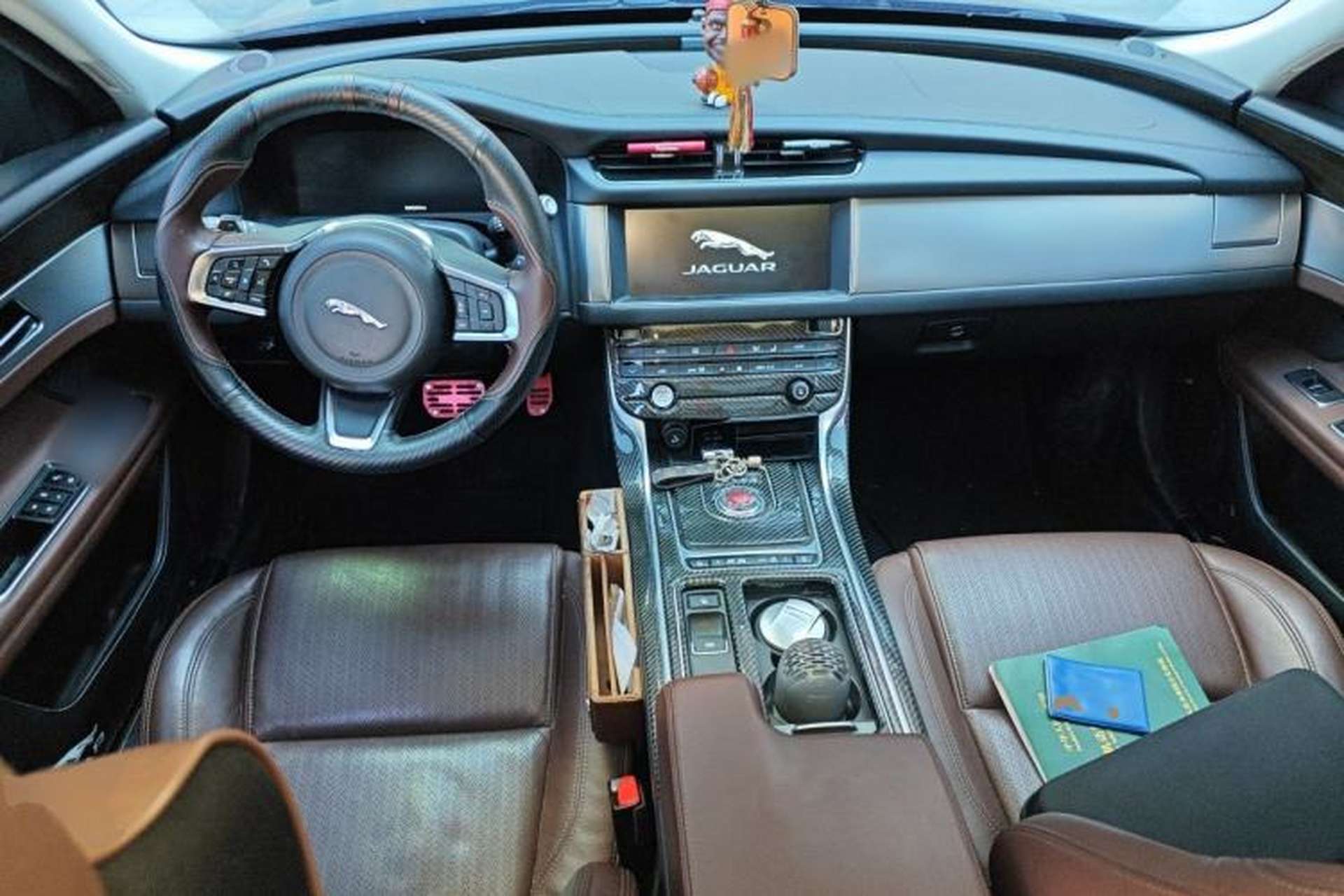 Used Jaguar XFL 2019 XFL 2.0T 250 PS Two-Wheel-Drive Luxury Edition Center Console