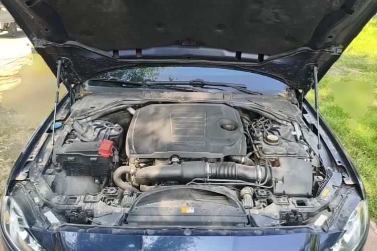 Used Jaguar XFL 2019 XFL 2.0T 200 PS Two-Wheel-Drive Elite Edition Engine Bay