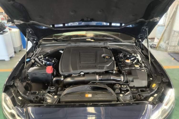 Used Jaguar XFL 2019 XFL 2.0T 250 PS Two-Wheel-Drive Luxury Edition Engine Bay