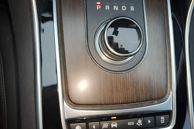 Used Jaguar XFL 2019 XFL 2.0T 200 PS Two-Wheel-Drive Elite Edition Gear Lever