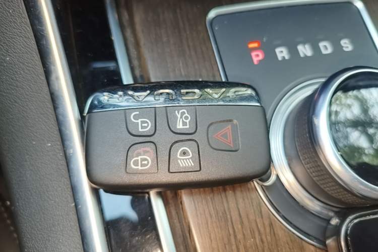 Used Jaguar XFL 2019 XFL 2.0T 200 PS Two-Wheel-Drive Elite Edition Interior 1