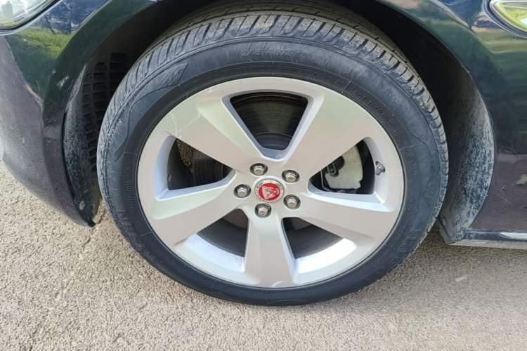 Used Jaguar XFL 2019 XFL 2.0T 200 PS Two-Wheel-Drive Elite Edition Left Front Wheel Hub