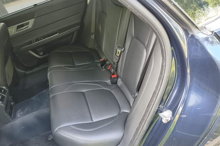 Used Jaguar XFL 2019 XFL 2.0T 200 PS Two-Wheel-Drive Elite Edition Left Rear Seat