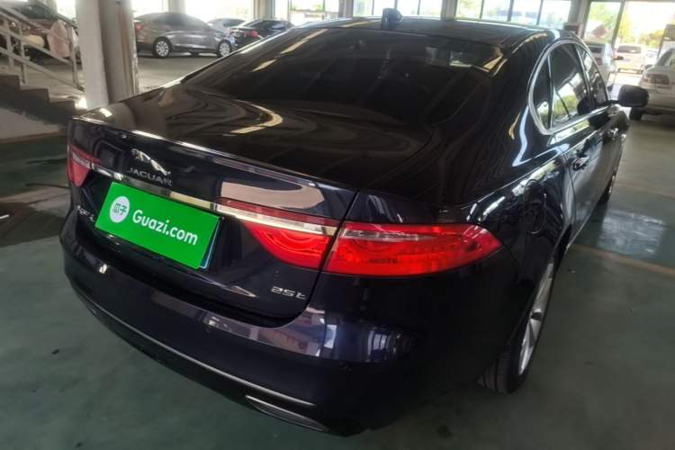 Used Jaguar XFL 2019 XFL 2.0T 250 PS Two-Wheel-Drive Luxury Edition Rear Right 45 Deg