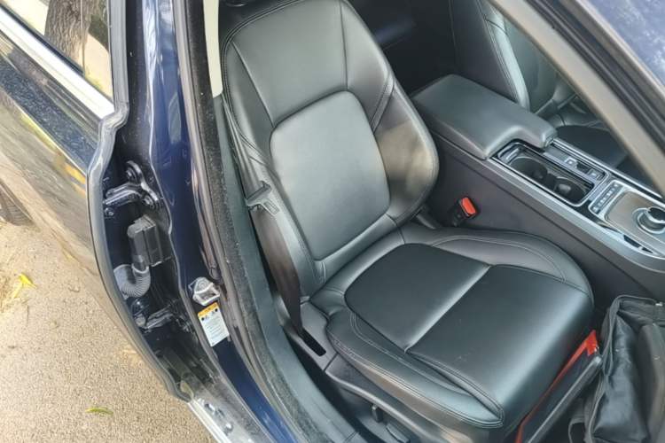 Used Jaguar XFL 2019 XFL 2.0T 200 PS Two-Wheel-Drive Elite Edition Right Front Seat