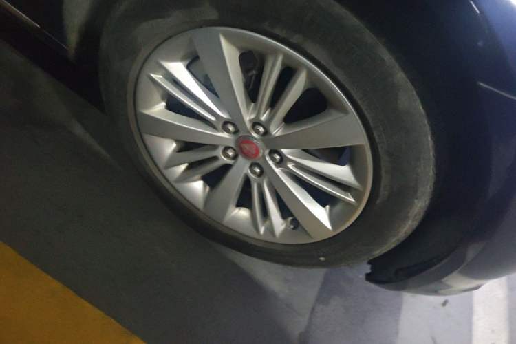 Used Jaguar XFL 2019 XFL 2.0T 200PS Two-Wheel-Drive Luxury Edition Right Front Wheel Hub