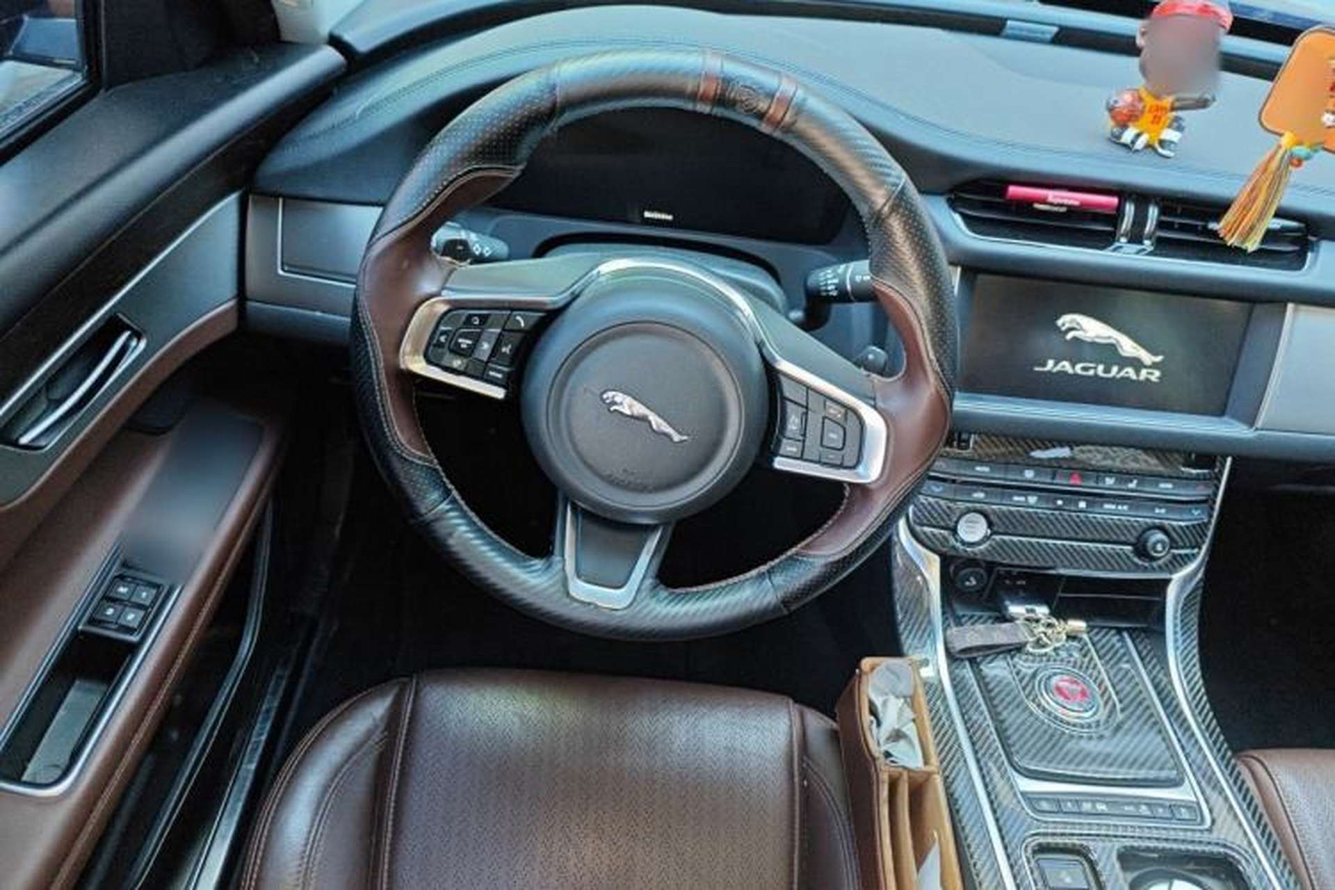 Used Jaguar XFL 2019 XFL 2.0T 250 PS Two-Wheel-Drive Luxury Edition Steering Wheel