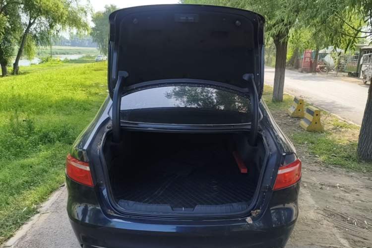 Used Jaguar XFL 2019 XFL 2.0T 200 PS Two-Wheel-Drive Elite Edition Trunk