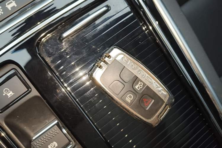 Used Jaguar XFL 2019 XFL 2.0T 200 PS Two-Wheel-Drive Elite Edition Vehicle Key