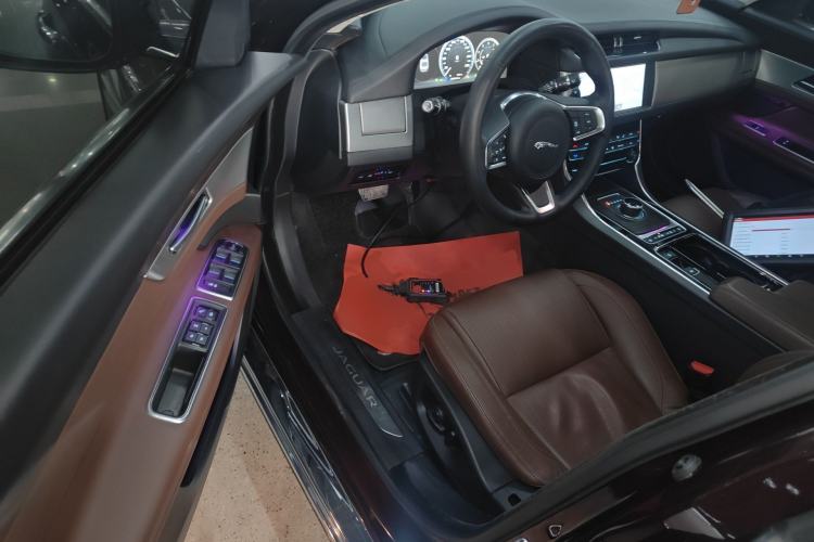 Used Jaguar XFL 2019 XFL 2.0T 250 PS Four-Wheel Drive Luxury Edition Driver Seat