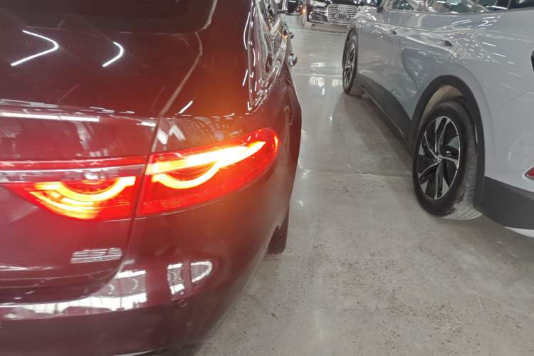 Used Jaguar XFL 2019 XFL 2.0T 250 PS Four-Wheel Drive Luxury Edition Exterior 3