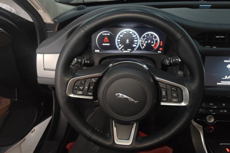 Used Jaguar XFL 2019 XFL 2.0T 250 PS Four-Wheel Drive Luxury Edition Steering Wheel