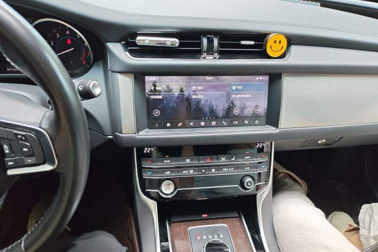 Used Jaguar XFL 2019 XFL 2.0T 200PS Two-Wheel-Drive Luxury Edition Audio And AC Panel