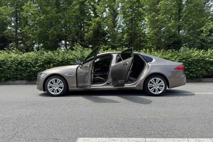 Used Jaguar XFL 2019 XFL 2.0T 250 PS Four-Wheel Drive Luxury Edition Exterior 4