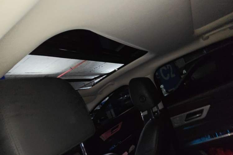 Used Jaguar XFL 2019 XFL 2.0T 200 PS Two-Wheel-Drive Elite Edition Headliner