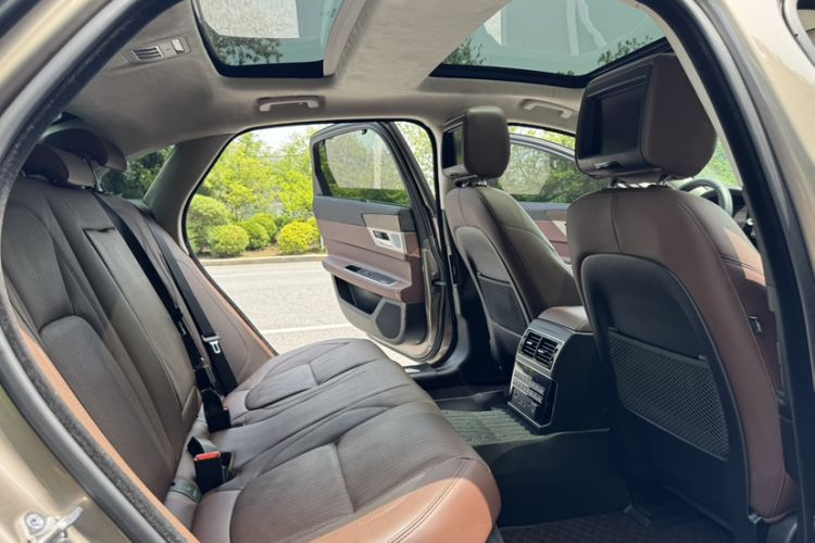 Used Jaguar XFL 2019 XFL 2.0T 250 PS Four-Wheel Drive Luxury Edition Interior 11