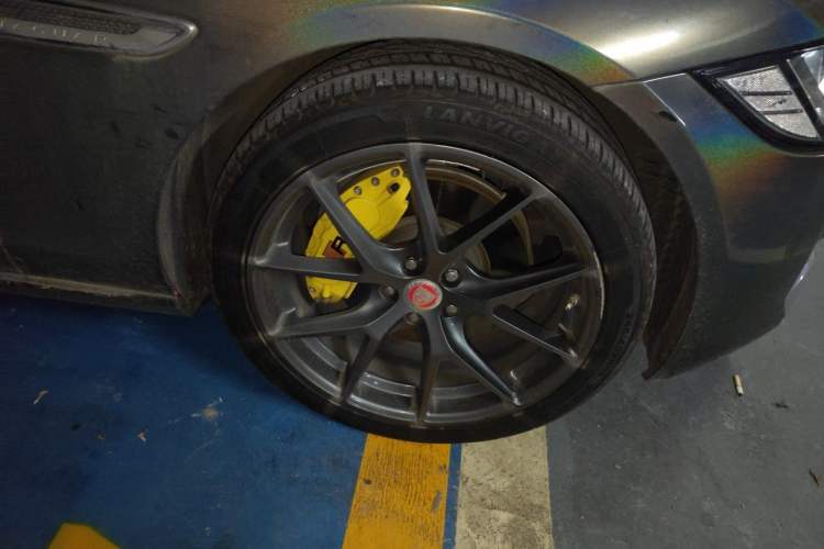 Used Jaguar XFL 2019 XFL 2.0T 200 PS Two-Wheel-Drive Elite Edition Right Front Wheel Hub