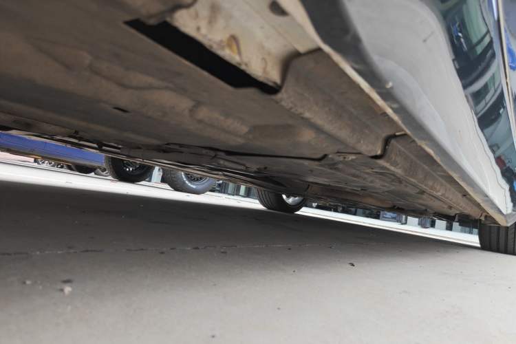 Used Jaguar XFL 2019 XFL 2.0T 200 PS Two-Wheel-Drive Elite Edition Chassis Rear Right