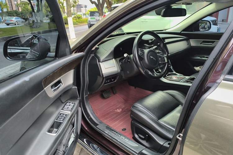 Used Jaguar XFL 2019 XFL 2.0T 250 PS Two-Wheel-Drive Luxury Edition Driver Seat