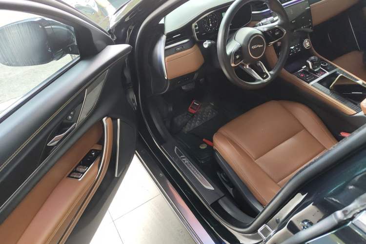 Used Jaguar XFL 2019 XFL 2.0T 250 PS Two-Wheel-Drive Luxury Edition Driver Seat