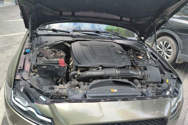 Used Jaguar XFL 2019 XFL 2.0T 250 PS Two-Wheel-Drive Luxury Edition Engine Bay