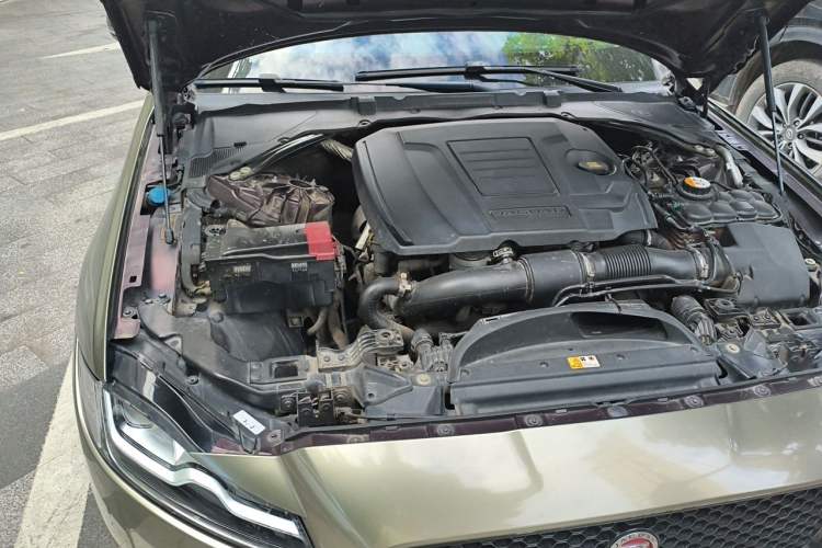 Used Jaguar XFL 2019 XFL 2.0T 250 PS Two-Wheel-Drive Luxury Edition Engine Bay Right