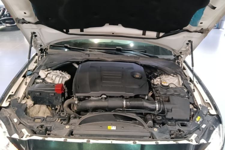 Used Jaguar XFL 2019 XFL 2.0T 200 PS Two-Wheel-Drive Elite Edition Engine Bay