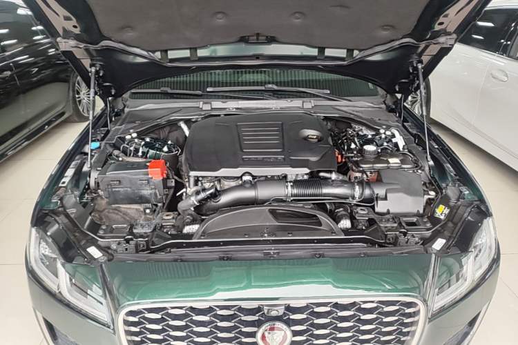 Used Jaguar XFL 2019 XFL 2.0T 200 PS Two-Wheel-Drive Elite Edition Engine Bay