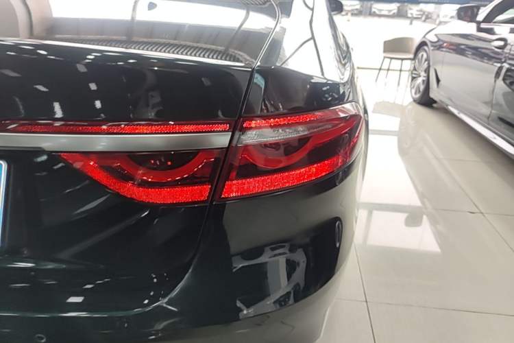 Used Jaguar XFL 2019 XFL 2.0T 200 PS Two-Wheel-Drive Elite Edition Exterior 3