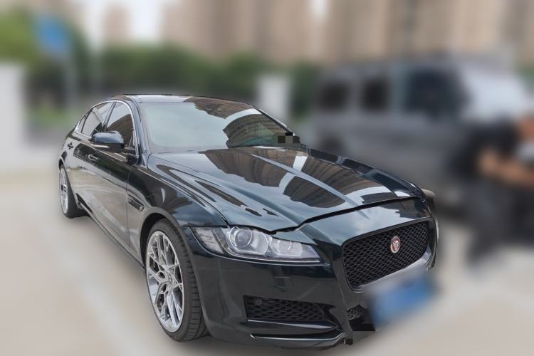 Used Jaguar XFL 2019 XFL 2.0T 200 PS Two-Wheel-Drive Elite Edition Front Right 45 Deg