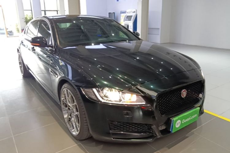 Used Jaguar XFL 2019 XFL 2.0T 200 PS Two-Wheel-Drive Elite Edition Front Right 45 Deg