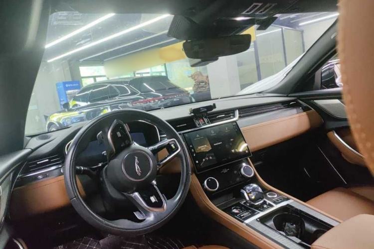Used Jaguar XFL 2019 XFL 2.0T 250 PS Two-Wheel-Drive Luxury Edition Interior 3