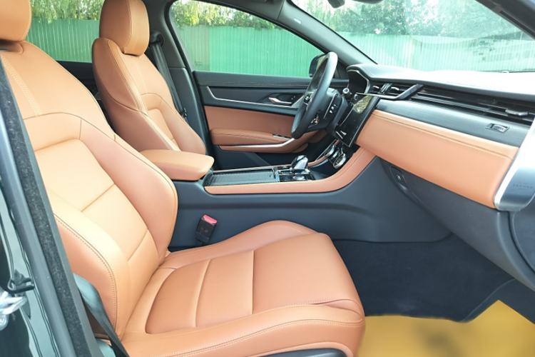 Used Jaguar XFL 2019 XFL 2.0T 250 PS Four-Wheel Drive Luxury Edition Interior 4