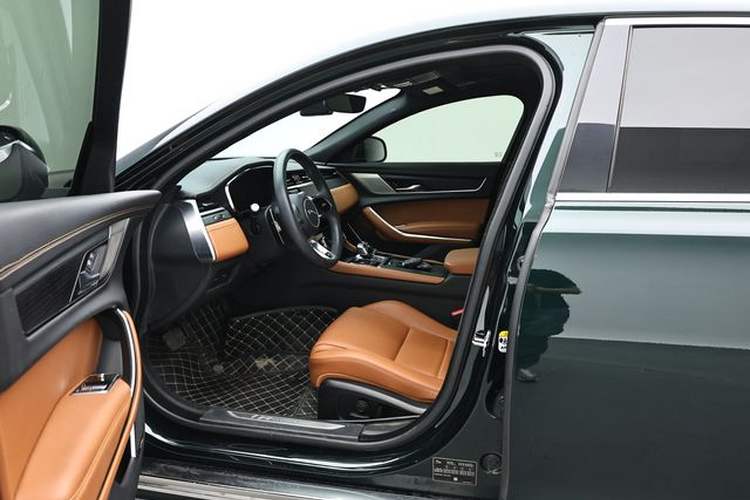Used Jaguar XFL 2019 XFL 2.0T 250 PS Two-Wheel-Drive Luxury Edition Interior 5