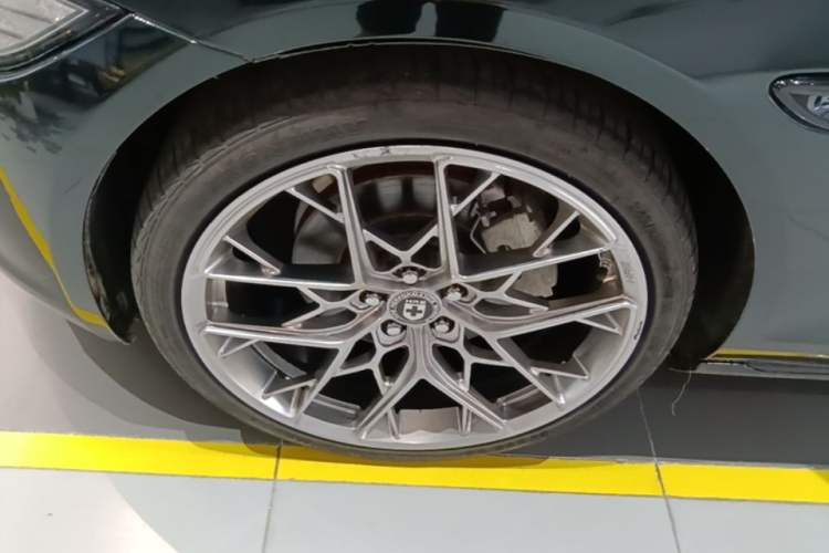 Used Jaguar XFL 2019 XFL 2.0T 200 PS Two-Wheel-Drive Elite Edition Left Front Wheel Hub