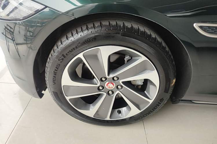 Used Jaguar XFL 2019 XFL 2.0T 200 PS Two-Wheel-Drive Elite Edition Left Front Wheel Hub