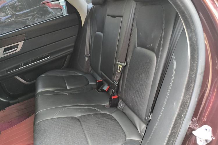 Used Jaguar XFL 2019 XFL 2.0T 250 PS Two-Wheel-Drive Luxury Edition Left Rear Seat