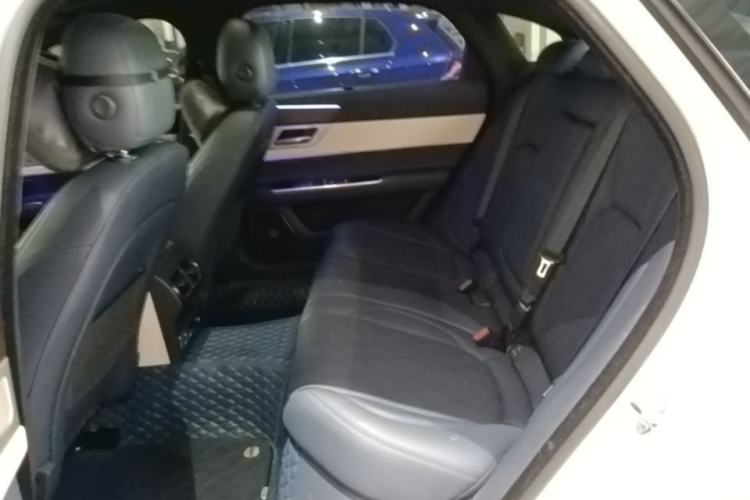 Used Jaguar XFL 2019 XFL 2.0T 200 PS Two-Wheel-Drive Elite Edition Left Rear Seat