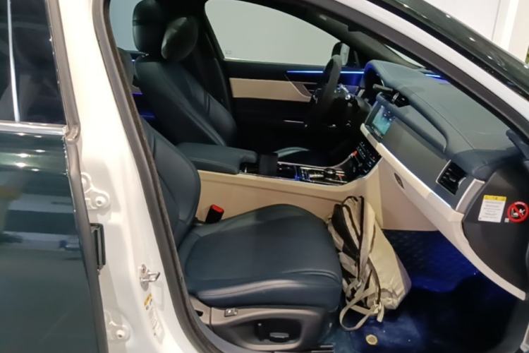 Used Jaguar XFL 2019 XFL 2.0T 200 PS Two-Wheel-Drive Elite Edition Right Front Seat