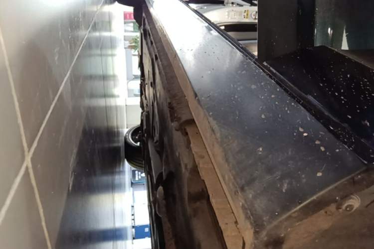 Used Jaguar XFL 2019 XFL 2.0T 200 PS Two-Wheel-Drive Elite Edition Right Side Sill