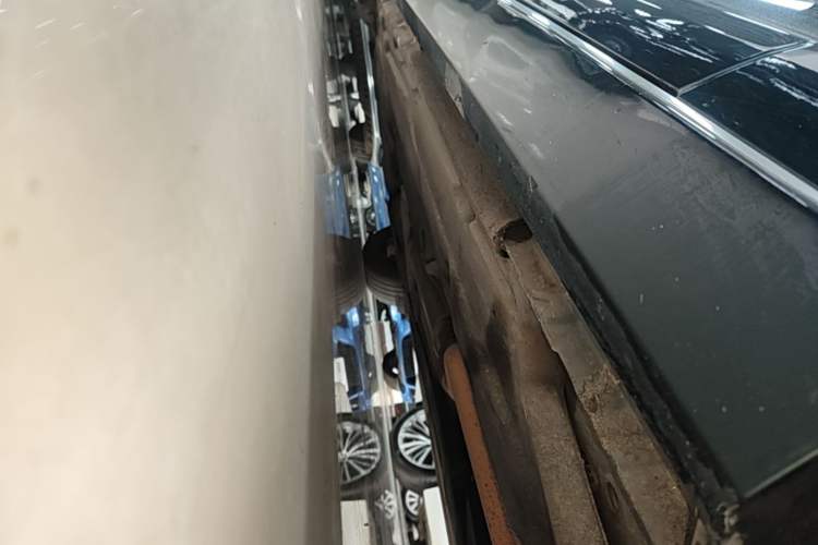 Used Jaguar XFL 2019 XFL 2.0T 200 PS Two-Wheel-Drive Elite Edition Right Side Sill