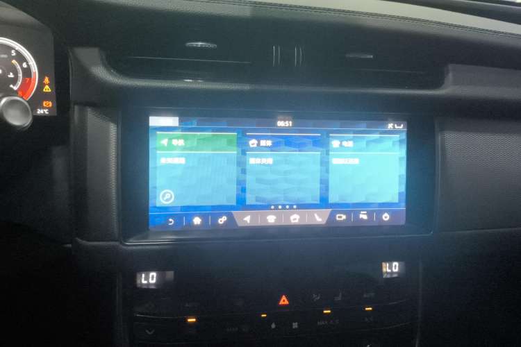 Used Jaguar XFL 2019 XFL 2.0T 250 PS Four-Wheel Drive Luxury Edition Audio And AC Panel