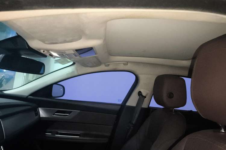 Used Jaguar XFL 2019 XFL 2.0T 250 PS Four-Wheel Drive Luxury Edition Headliner