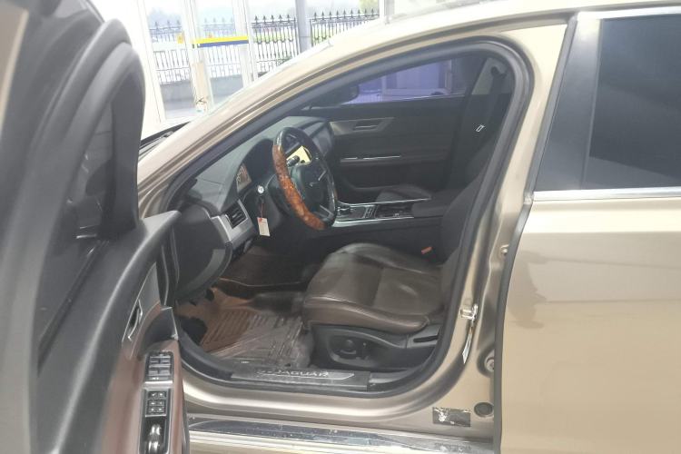 Used Jaguar XFL 2019 XFL 2.0T 250 PS Four-Wheel Drive Luxury Edition Left Front Seat