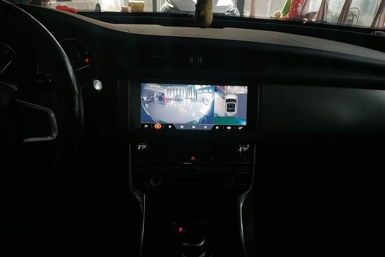 Used Jaguar XFL 2019 XFL 2.0T 200PS Two-Wheel-Drive Luxury Edition Audio And AC Panel