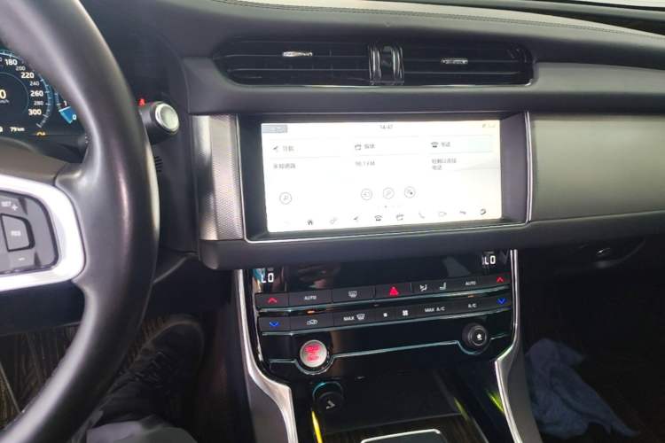 Used Jaguar XFL 2019 XFL 2.0T 300 PS Four-Wheel-Drive Luxury Edition Audio And AC Panel